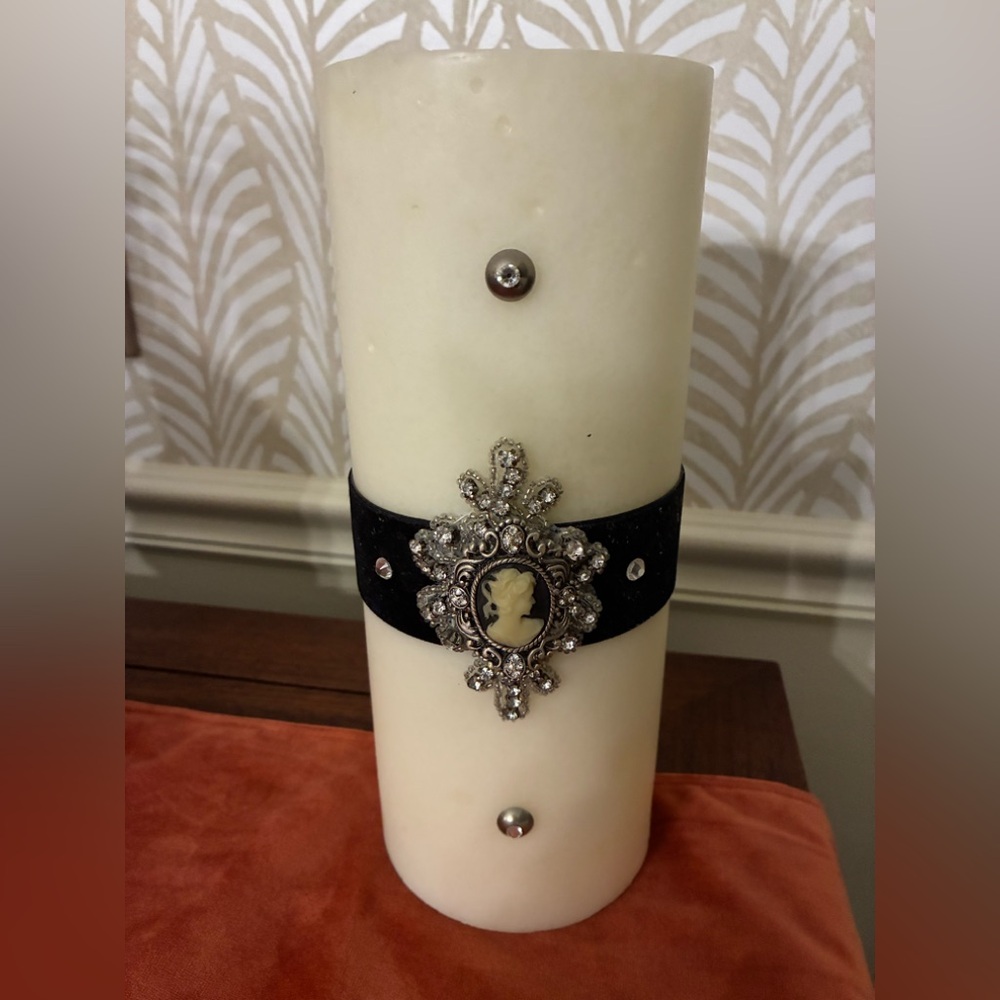 Cameo candle votive holder Cream